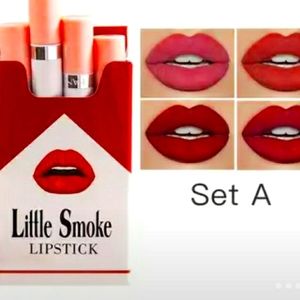 Smoking Hot Lipstick with two different pallets! Your lips will be fire@